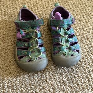 Kids keen sandals